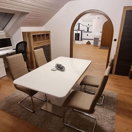 Thierhaupten Gemuetliche Wohnung Am Waldrand מראה חיצוני תמונה