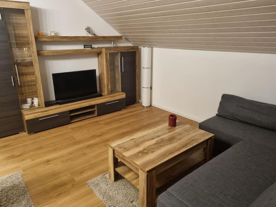 Thierhaupten Gemuetliche Wohnung Am Waldrand מראה חיצוני תמונה
