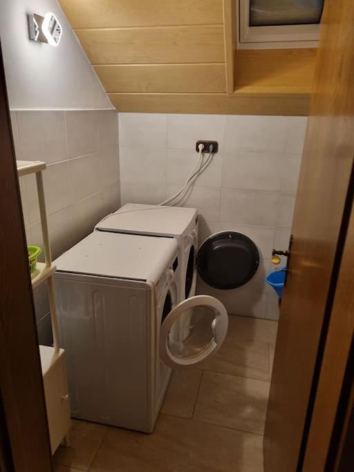 Thierhaupten Gemuetliche Wohnung Am Waldrand מראה חיצוני תמונה