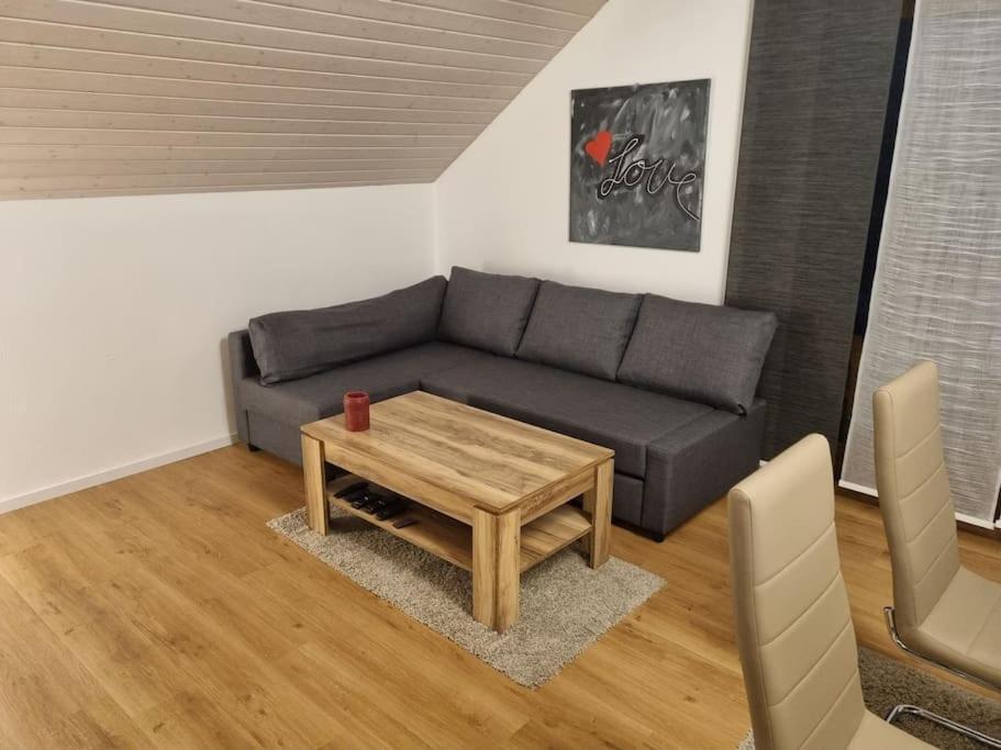 Thierhaupten Gemuetliche Wohnung Am Waldrand מראה חיצוני תמונה