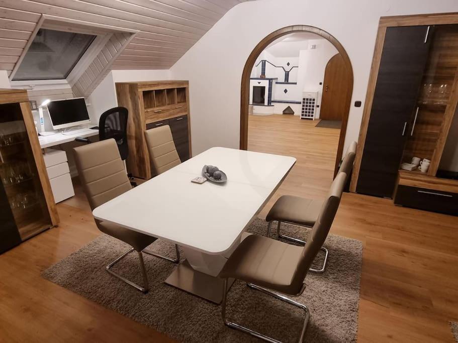 Thierhaupten Gemuetliche Wohnung Am Waldrand מראה חיצוני תמונה
