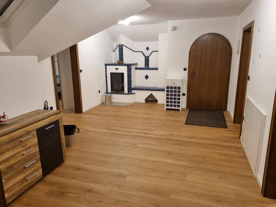 Thierhaupten Gemuetliche Wohnung Am Waldrand מראה חיצוני תמונה